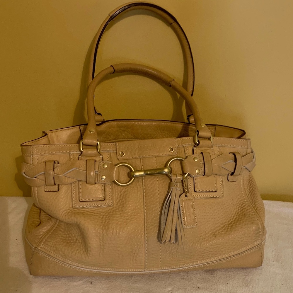 🌸LAST CHANCE🌸 Yellow Pebbled Leather Coach Bag